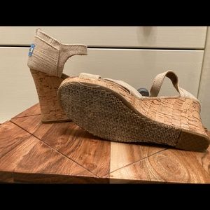Toms wedge